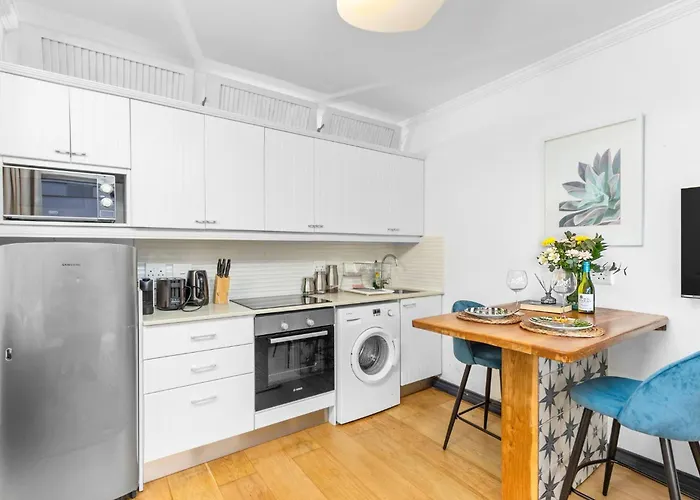 Clifton Studio 104