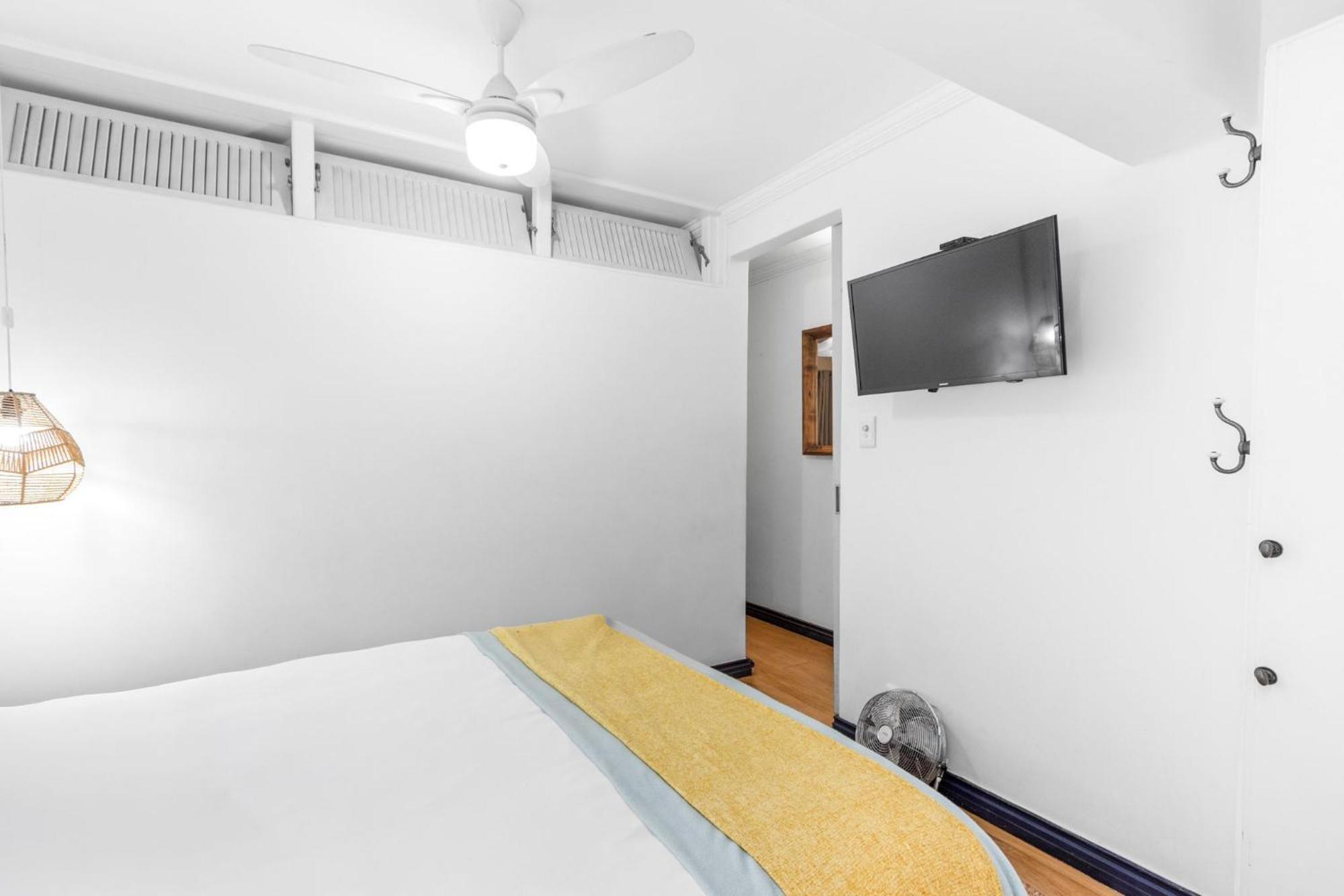 Clifton 104 Apartment
